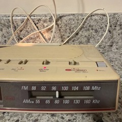 Vintage GE Softlite AM/FM Alarm Clock Radio Model 7-4657A Works Great Light
