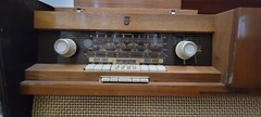 Grundig Majestic Console Radio SO 132 US 43.5 x 29.5 x 15.5 In Fair Condition
