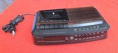 VINTAGE GE RADIO TAPE PLAYER & RECORDER/ALARM/CLOCK-CLEAN AND WORKING 100%- 80s