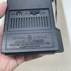 VINTAGE General Electric Model 7-2506B AM FM Transistor Radio GE Works