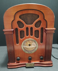 Vtg 1970s Radio Shack AM FM Radio with Cassette Player 14&Prime; Tall Model No. 12-697