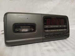 Vintage 1990&rsquo;s Soundesign 3845MCL AM/FM Clock Radio Cassette Player Snooze Sleep