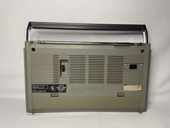 Vintage 1980’s Magnavox D2600 Portable Radio