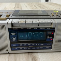 VTG GE Stereo FM/AM Alarm Clock Radio Cassette Recorder 7-4965A *Display Issues*
