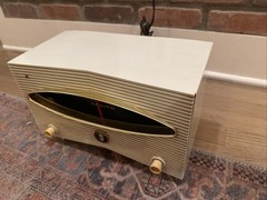 Vintage ZENITH S-40273 Long Distance AM Radio Futuristic Modern MCM Powers On