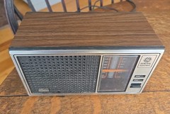 Vintage GE AM FM Table Radio Model 7-4115B Walnut Finish Working Free Shipping