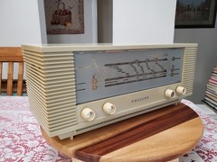 Vintage 1964 Philips Tube Radio B3X40U 3 Band Plano