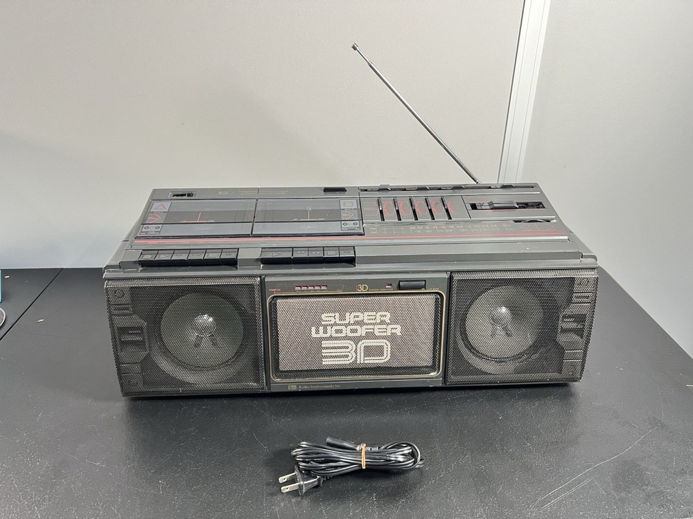 Seiko WKC-200 Super Woofer 3D Stereo Boombox Dual Cassette AM/FM- Tested Working