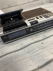 GE AM/FM Alarm Clock Radio Cassette Tape Recorder Model 7-4956B Cassette No Work