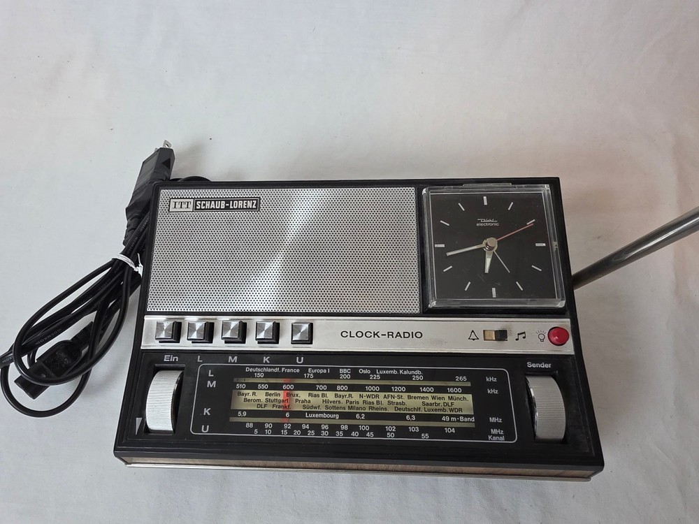 ITT Schaub-Lorenz radio, model 113?, W. Germany – WORKS, READ