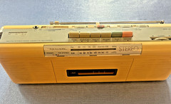 Realistic Vintage 80&rsquo;s AM/FM Stereo Radio Cassette Recorder LIKE Stranger Things