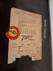ZENITH USA Vacuum Tube Radio 7H820UZ