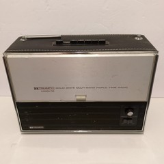 Triumph No. 819 Solid State Multi Band World Time Radio Vintage