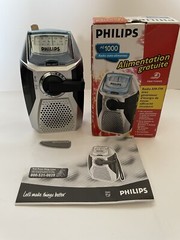 Philips AE1000 Portable Radio AM FM Self Powered Tuner Rechargeable Crank
