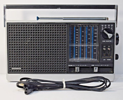 Vintage Magnavox 759 Band Radio AM / FM / CB / MB