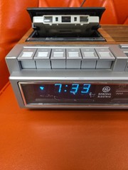 Vintage GE General Electric 7-4975B AM/FM/Cassette Tape Clock Radio Recorder MCM