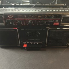 General Electric AM/FM Radio Four Speaker Boombox Vintage Tested Works