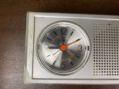 Soundesign 3011 AM/FM Portable Transistor Radio Analog Quartz Alarm Clock Silver