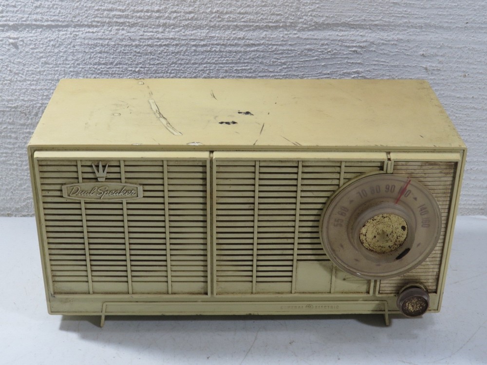 Vintage General Electric Dual Speaker AM Tube Radio Mid Century Modern Decor