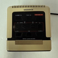 Magnavox Cube Clock Radio With FM/AM Tuner Dual Alarms Battery Backup Vintage