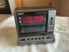 Vtg AM FM Clock Radio Alarm 120v – Battery Back-up- Tested – GPX Model D528