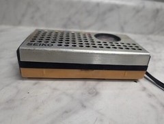 VINTAGE Stewart Seiko Portable AM Battery Solid State Radio ~UNTESTED