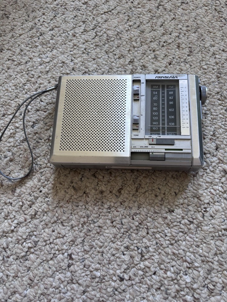 Soundesign Handheld Radio Model 2151-(B)