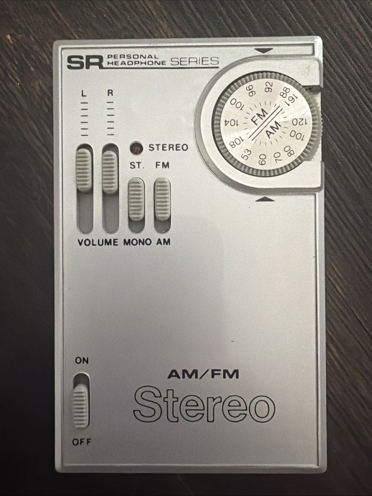 Sears SR Personal Headphone Series AM/FM Stereo Radio Model 667 FOR PARTS/REPAIR