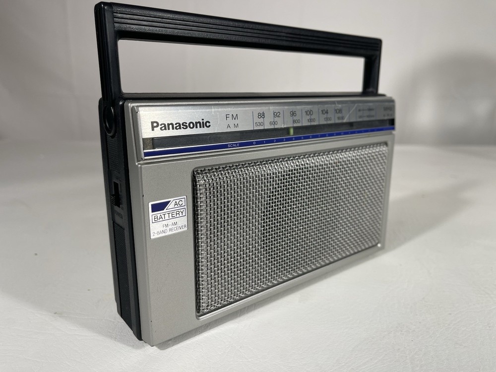 Panasonic FM/AM 2-Band Receiver Model RF 538 AC/DC Works! Great Condition