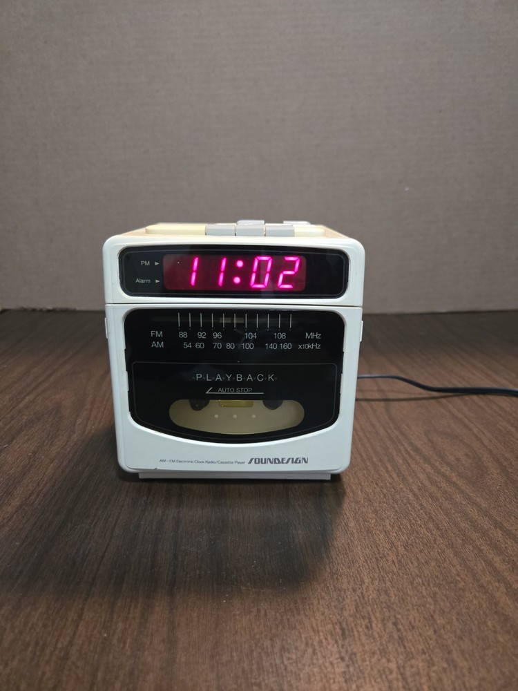 Soundesign AM/FM CUBE Alarm Clock Radio Cassette Player # 3833 WHT