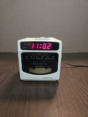 Soundesign AM/FM CUBE Alarm Clock Radio Cassette Player # 3833 WHT