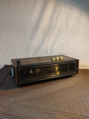 🔥Lloyd&rsquo;s Solid State AM-FM Radio Alarm Clock Model IJ6IG-O7A Vintage Flip Numbr