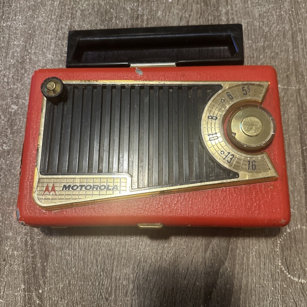 Vintage Red Portable Motorola Roto-Tenna Radio Model 56L2
