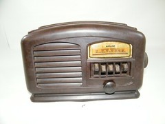 AIRLINE AIR WAVE LOOP AERIAL SYSTEM SUPER-SENSITIVE BUILT-IN RADIO, WORKS