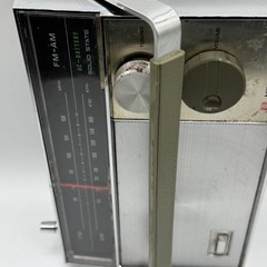 VINTAGE Hitachi Model KH-1016H Radio AM/FM Portable Transistor Works Tested Read