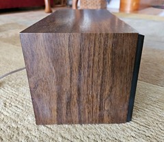 KLH Radio Model 21 AM/FM working. Missing speaker cover
