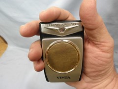WORKING BLACK 1959 VISTA ROUND GRILLE 6 TRANSISTOR RADIO- RADIOORPHANAGE