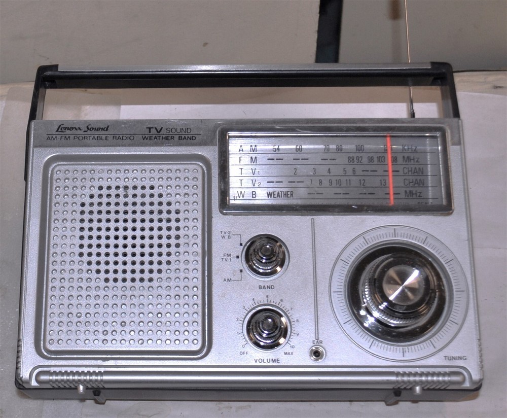 VINTAGE LENOXX SOUND MODEL PR-36 AM/FM/TV/WEATHER 4 BAND PORTABLE RADIO GOOD