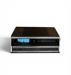 GE General Electric 7-4662B AM/FM Alarm Clock Radio Wood Grain. Vintage, Works.
