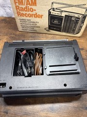 Vintage GE FM/AM Radio Cassette Recorder 3-5210 (M8525) Rare Tested W/ Box