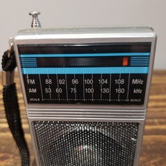 Vintage Radio Shack Realistic 12-718 AM/FM Transistor Radio Tested