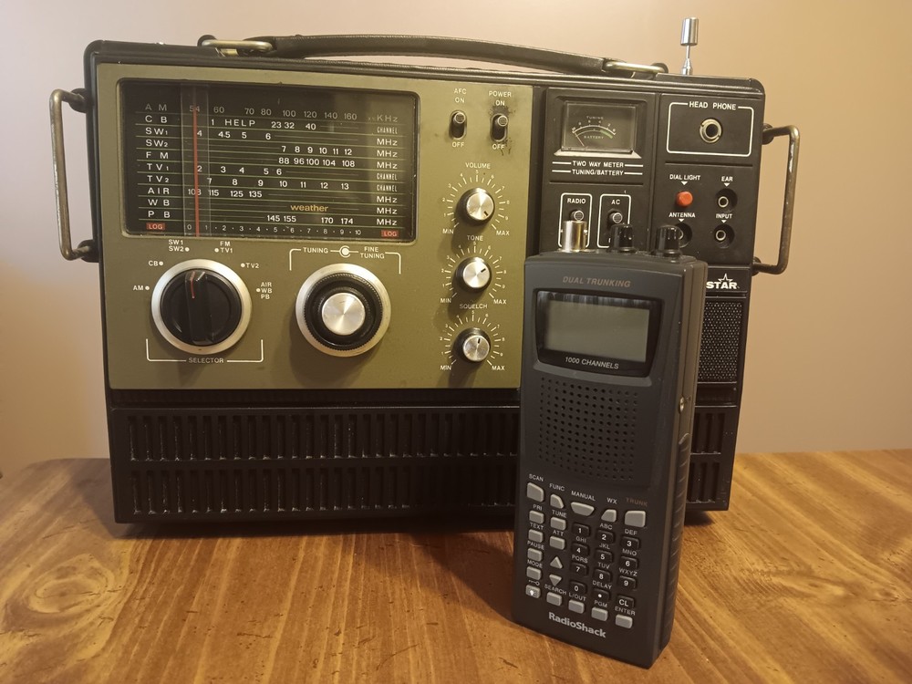 Vintage Worldstar MG-6000 Multi-Band Radio & Radioshack Pro-95 Trunking Scanner