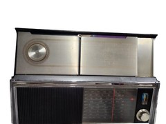 Vintage Sears Com Tek IX Solid State Transistor Radio Model 132.22850000