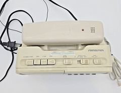 Soundesign 7580IVY AM/FM Alarm Clock radio Telephone Cassette Player