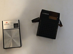Vintage Hitachi TH-622 AM Radio Solid State MW Transistor 6 w/ Case WORKS GREAT!