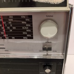 Triumph No. 819 Solid State Multi Band World Time Radio Vintage