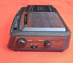 VINTAGE GE RADIO TAPE PLAYER & RECORDER/ALARM/CLOCK-CLEAN AND WORKING 100%- 80s