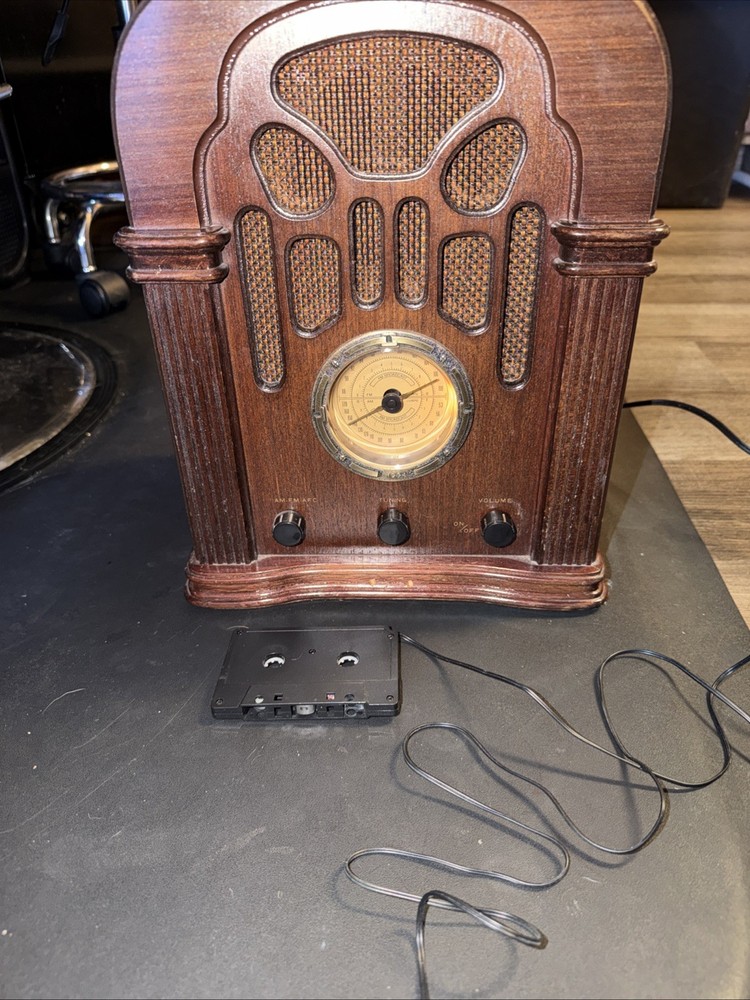 Radio Shack 12-697A Cathedral Style AM/FM Radio Cassette Player Vintage