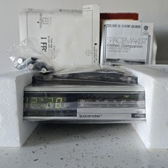Vintage GE Space Maker Kitchen Companion AM/FM Clock Radio Model 7-4221 NEW NIB