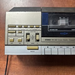 Vintage GE Model 7-4965A AM/FM Radio Cassette Recorder Digital Alarm Clock